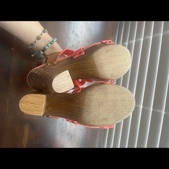 Groove - Picture 4 of 5